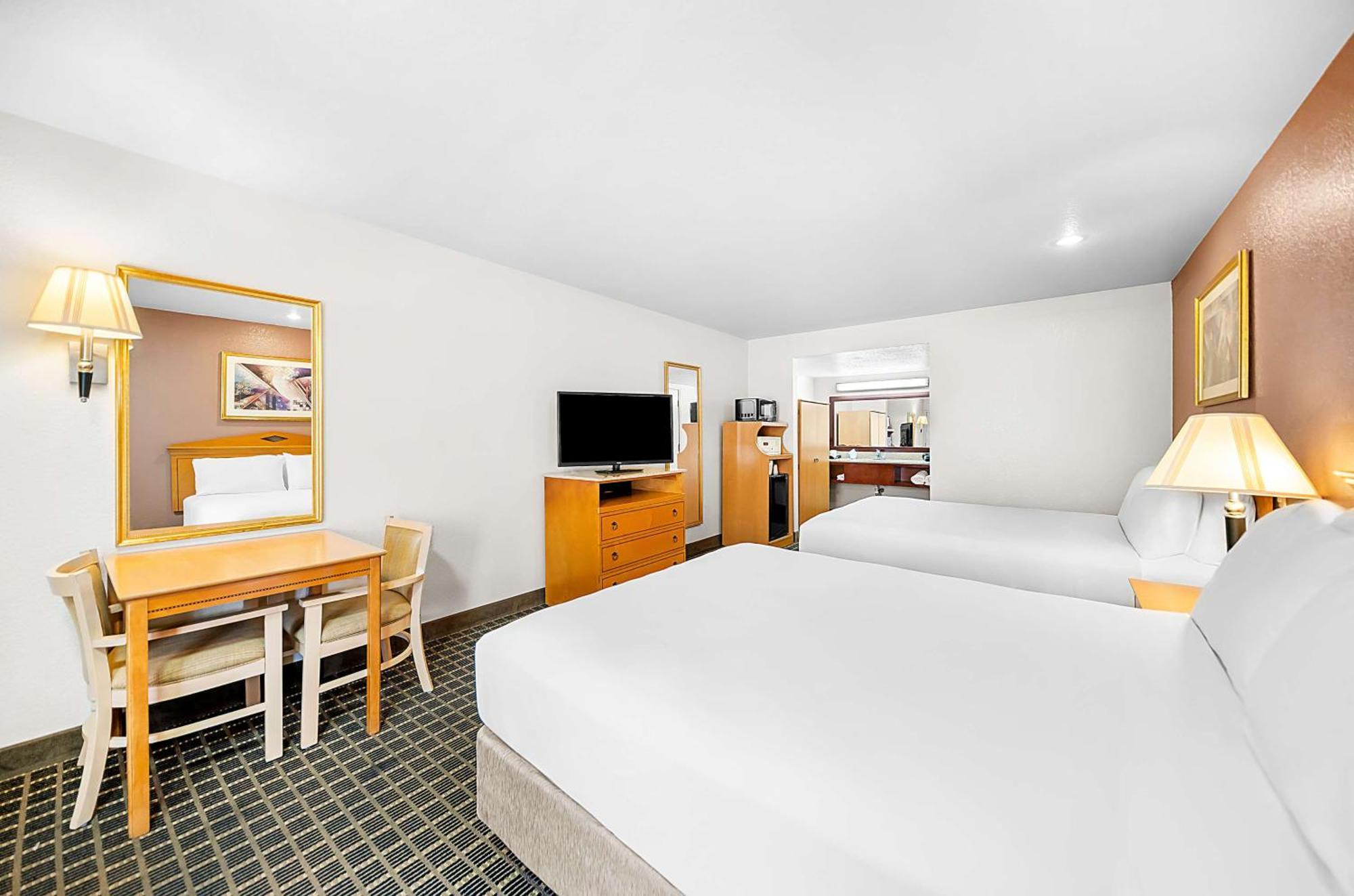 Surestayplus Hotel By Best Western San Jose Central City São José Exterior foto